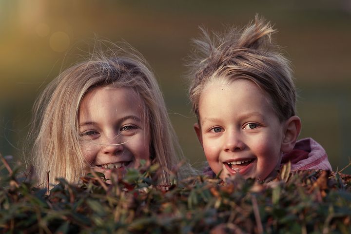 Happy healthy Kids - fröhliche Kinder in sicherer Zukunft. Bild: Über uns - Fröhliche Kinder