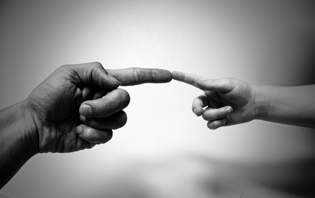 Gespräche führen,ohne Angst sprechen,offen über alles sprechen,
Gegenseitige Kontrolle des Tuns,
Ausrichtung zu einander
Absprache sich zu treffen
Offen miteinader kommunizieren